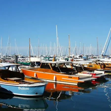 公寓 Centre - T2 Confortable Avec Balcon Et Parking Prive - Fr-1-420-156