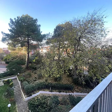 公寓 Centre - T2 Confortable Avec Balcon Et Parking Prive - Fr-1-420-156 *