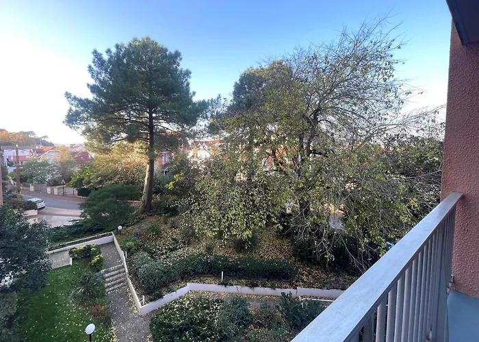 Apartament Centre - T2 Confortable Avec Balcon Et Parking Prive - Fr-1-420-156 *