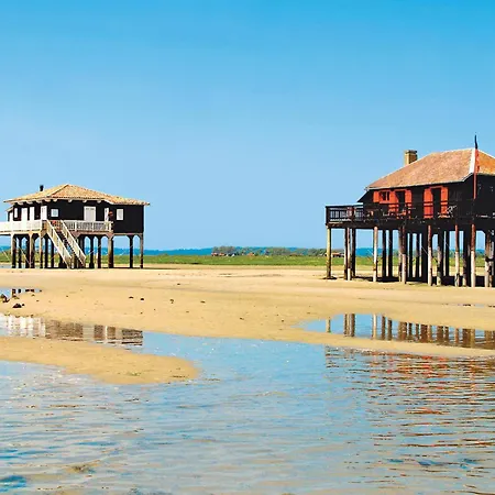 Centre - T2 Confortable Avec Balcon Et Parking Prive - Fr-1-420-156